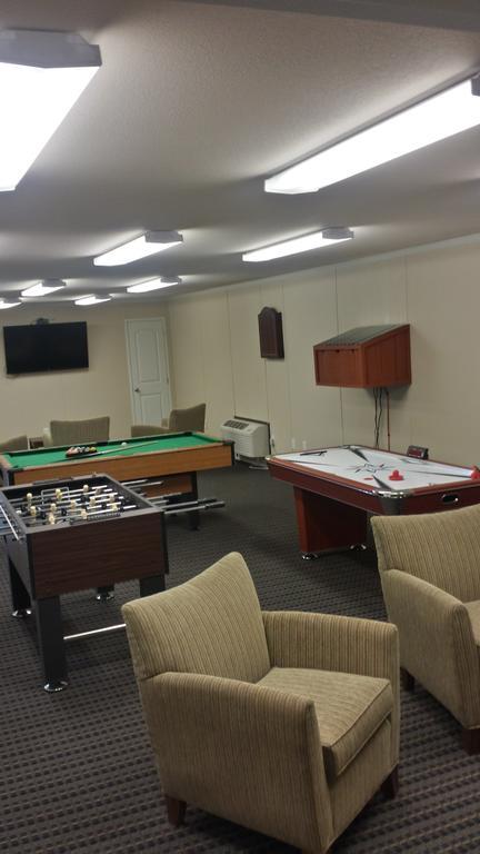 Instalodge Hotel And Suites Karnes City מראה חיצוני תמונה