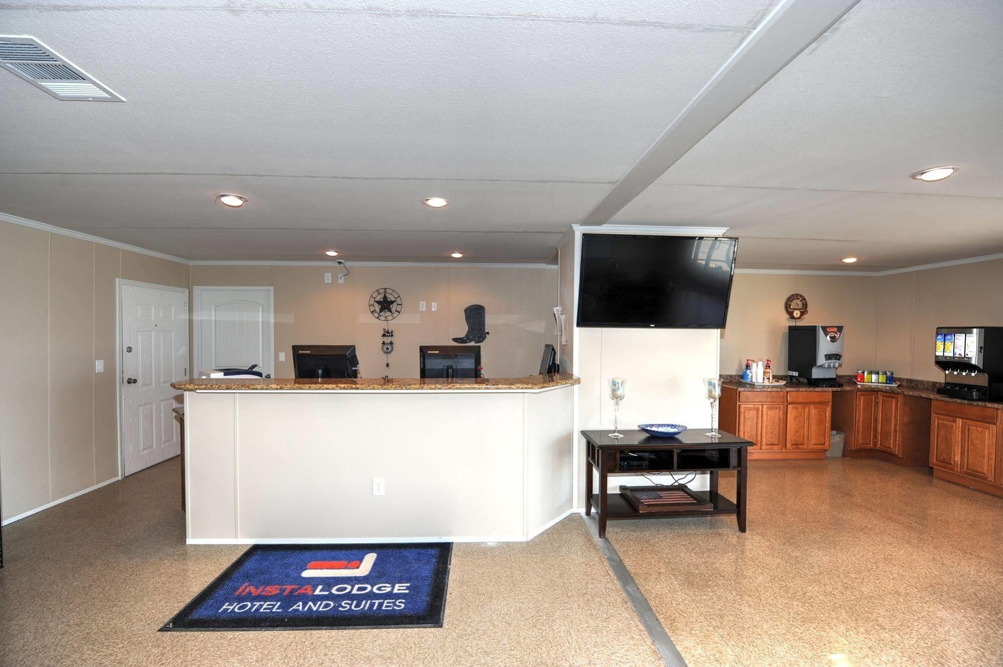 Instalodge Hotel And Suites Karnes City מראה חיצוני תמונה