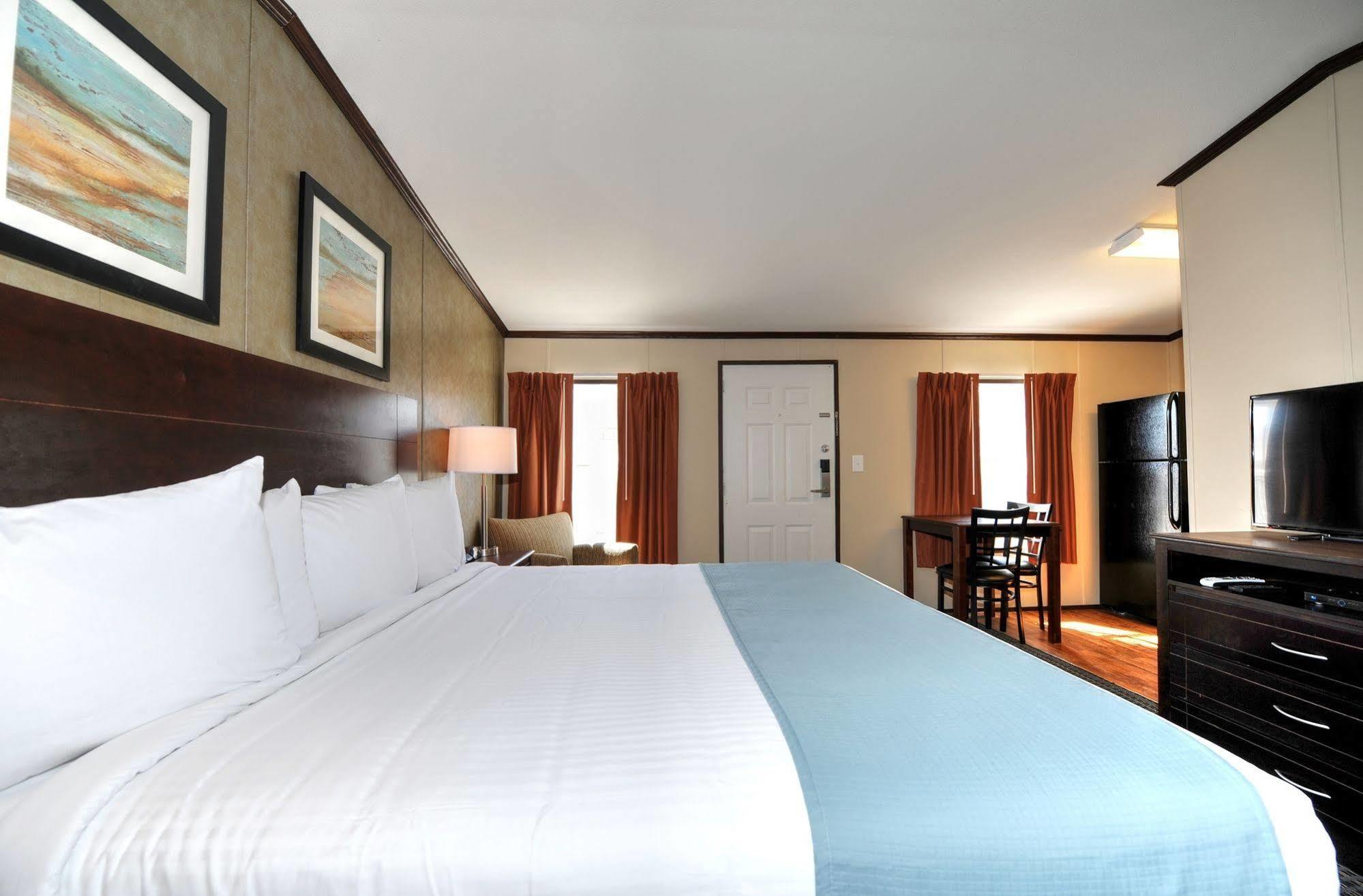 Instalodge Hotel And Suites Karnes City מראה חיצוני תמונה